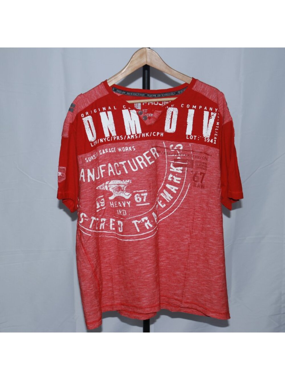 Projek Raw Colorblock Graphic V-Neck T-Shirt Red White Men's XXL